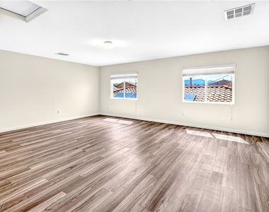 5226 Tartan Hill Avenue - Photo Thumbnail 25