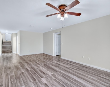 5226 Tartan Hill Avenue - Photo Thumbnail 11