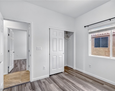 5226 Tartan Hill Avenue - Photo Thumbnail 16