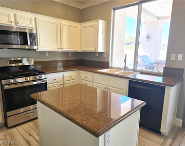 2294 Chestnut Bluffs Avenue - Photo Thumbnail 6