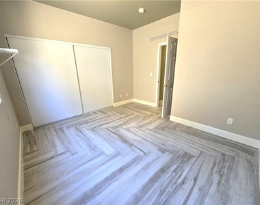 2294 Chestnut Bluffs Avenue - Photo Thumbnail 11