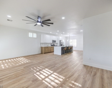2183 Cumberland Hill Drive - Photo Thumbnail 17