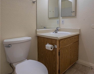 6750 Del Rey Avenue - Photo Thumbnail 6