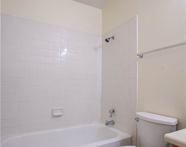 6750 Del Rey Avenue - Photo Thumbnail 5