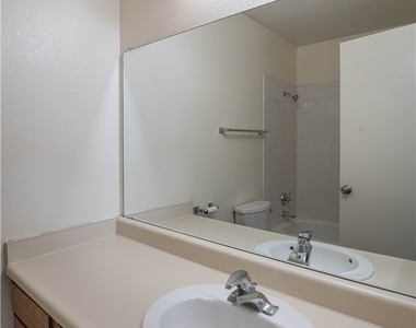 6750 Del Rey Avenue - Photo Thumbnail 7