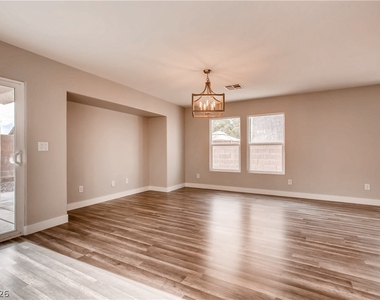 8645 Palomino Ranch Street - Photo Thumbnail 4