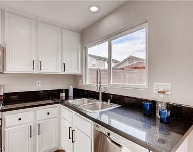 8645 Palomino Ranch Street - Photo Thumbnail 10