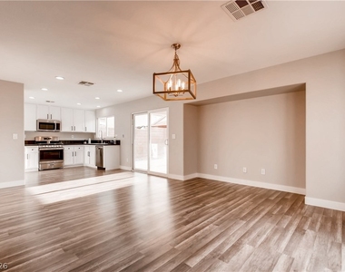 8645 Palomino Ranch Street - Photo Thumbnail 6
