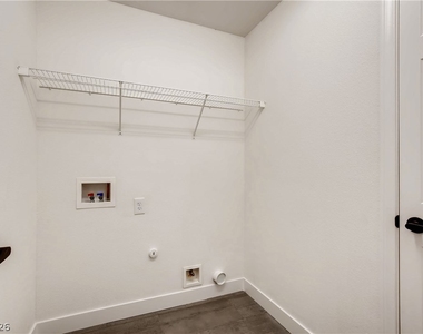 8645 Palomino Ranch Street - Photo Thumbnail 22