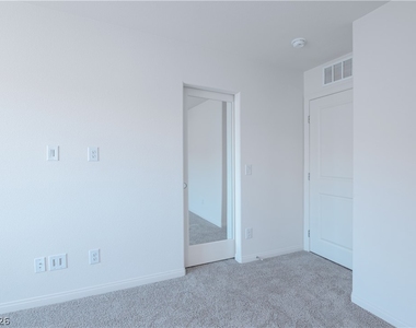 6849 Prairie Pearl Street - Photo Thumbnail 13