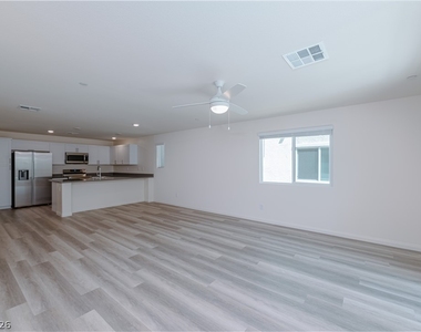 6849 Prairie Pearl Street - Photo Thumbnail 9