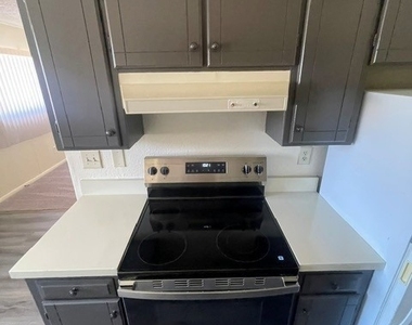 2521 Bassler Street - Photo Thumbnail 5