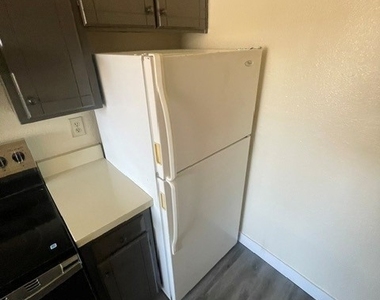 2521 Bassler Street - Photo Thumbnail 6