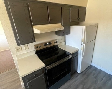2521 Bassler Street - Photo Thumbnail 4
