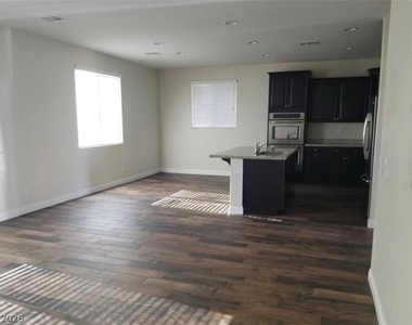 33 Morrestown Avenue - Photo Thumbnail 9