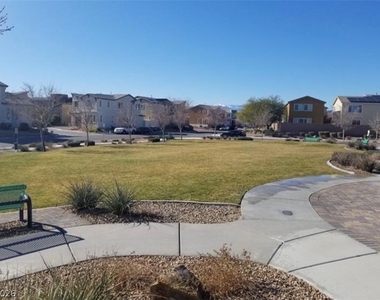 33 Morrestown Avenue - Photo Thumbnail 36