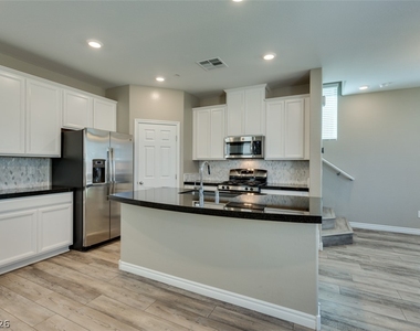 3216 Azalea Ridge Court - Photo Thumbnail 16
