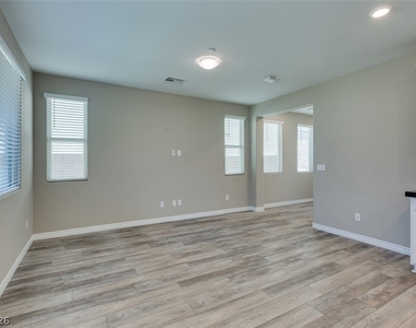 3216 Azalea Ridge Court - Photo Thumbnail 8