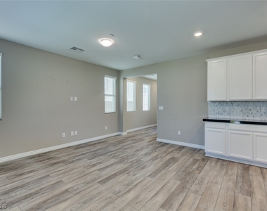 3216 Azalea Ridge Court - Photo Thumbnail 7