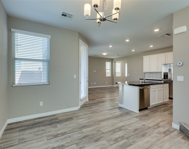 3216 Azalea Ridge Court - Photo Thumbnail 13