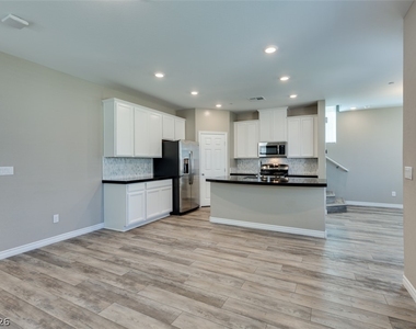 3216 Azalea Ridge Court - Photo Thumbnail 5