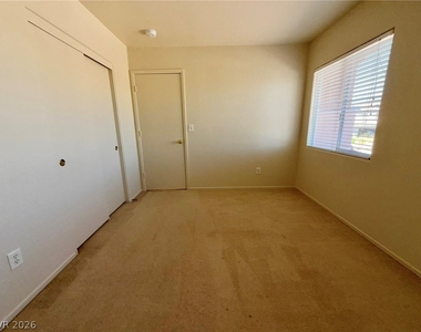 11225 Sandrone Avenue - Photo Thumbnail 17