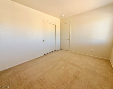 11225 Sandrone Avenue - Photo Thumbnail 16