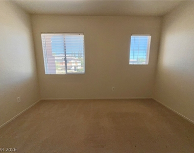 11225 Sandrone Avenue - Photo Thumbnail 18