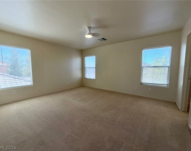 11225 Sandrone Avenue - Photo Thumbnail 24