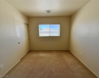 11225 Sandrone Avenue - Photo Thumbnail 22