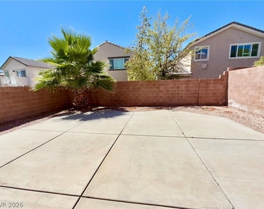 11225 Sandrone Avenue - Photo Thumbnail 12