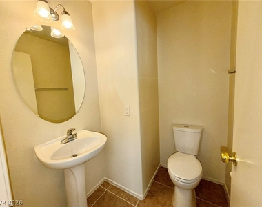 11225 Sandrone Avenue - Photo Thumbnail 5