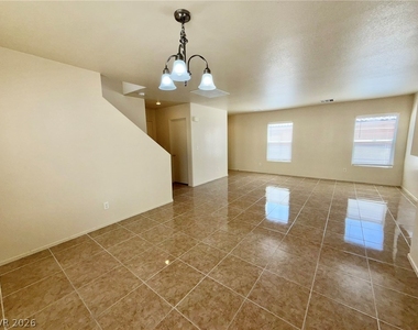 11225 Sandrone Avenue - Photo Thumbnail 4