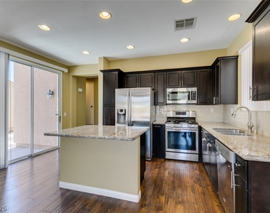 5928 Attavilla Drive - Photo Thumbnail 24