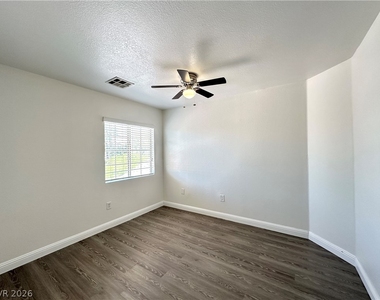 11028 Meadow Leaf Avenue - Photo Thumbnail 16