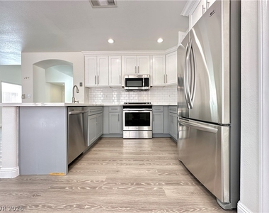11028 Meadow Leaf Avenue - Photo Thumbnail 6