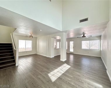 11028 Meadow Leaf Avenue - Photo Thumbnail 2