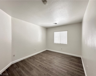 11028 Meadow Leaf Avenue - Photo Thumbnail 14