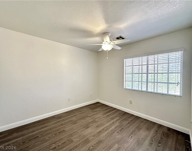 11028 Meadow Leaf Avenue - Photo Thumbnail 18
