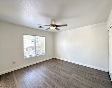 11028 Meadow Leaf Avenue - Photo Thumbnail 10