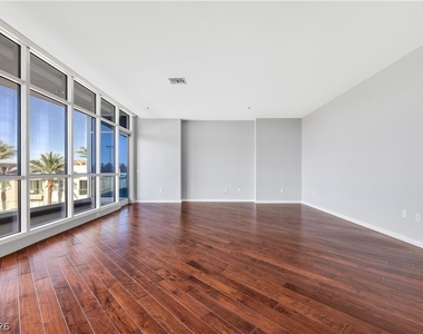 4575 Dean Martin Drive - Photo Thumbnail 5