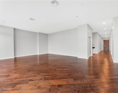 4575 Dean Martin Drive - Photo Thumbnail 3