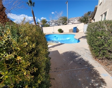 10799 Flame Vine Court - Photo Thumbnail 10