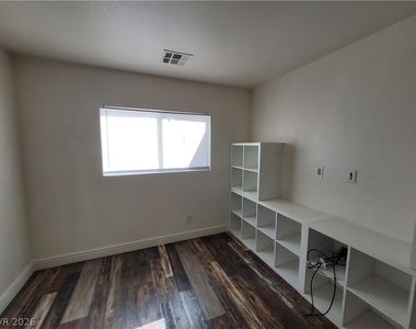 10799 Flame Vine Court - Photo Thumbnail 17