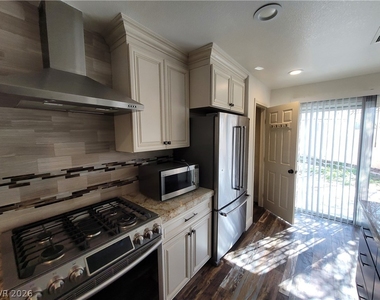 10799 Flame Vine Court - Photo Thumbnail 73