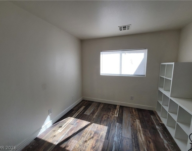 10799 Flame Vine Court - Photo Thumbnail 18