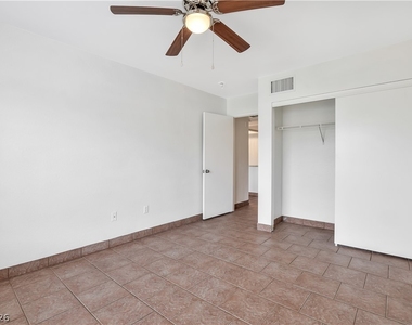 1908 Desert Falls Court - Photo Thumbnail 12