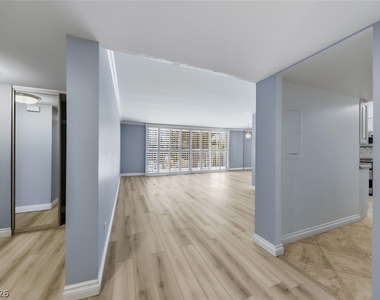 205 Harmon Avenue - Photo Thumbnail 3