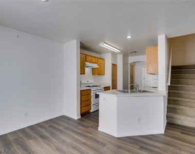 9980 Fine Fern Street - Photo Thumbnail 16