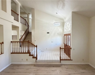 8300 Tivoli Cove Drive - Photo Thumbnail 4